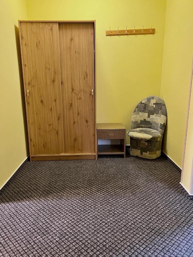 Hotel Marislav Cesnovice Dış mekan fotoğraf