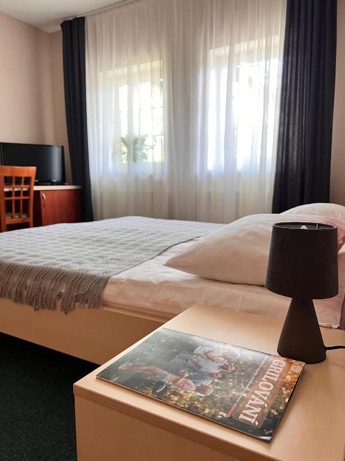 Hotel Marislav Cesnovice Dış mekan fotoğraf