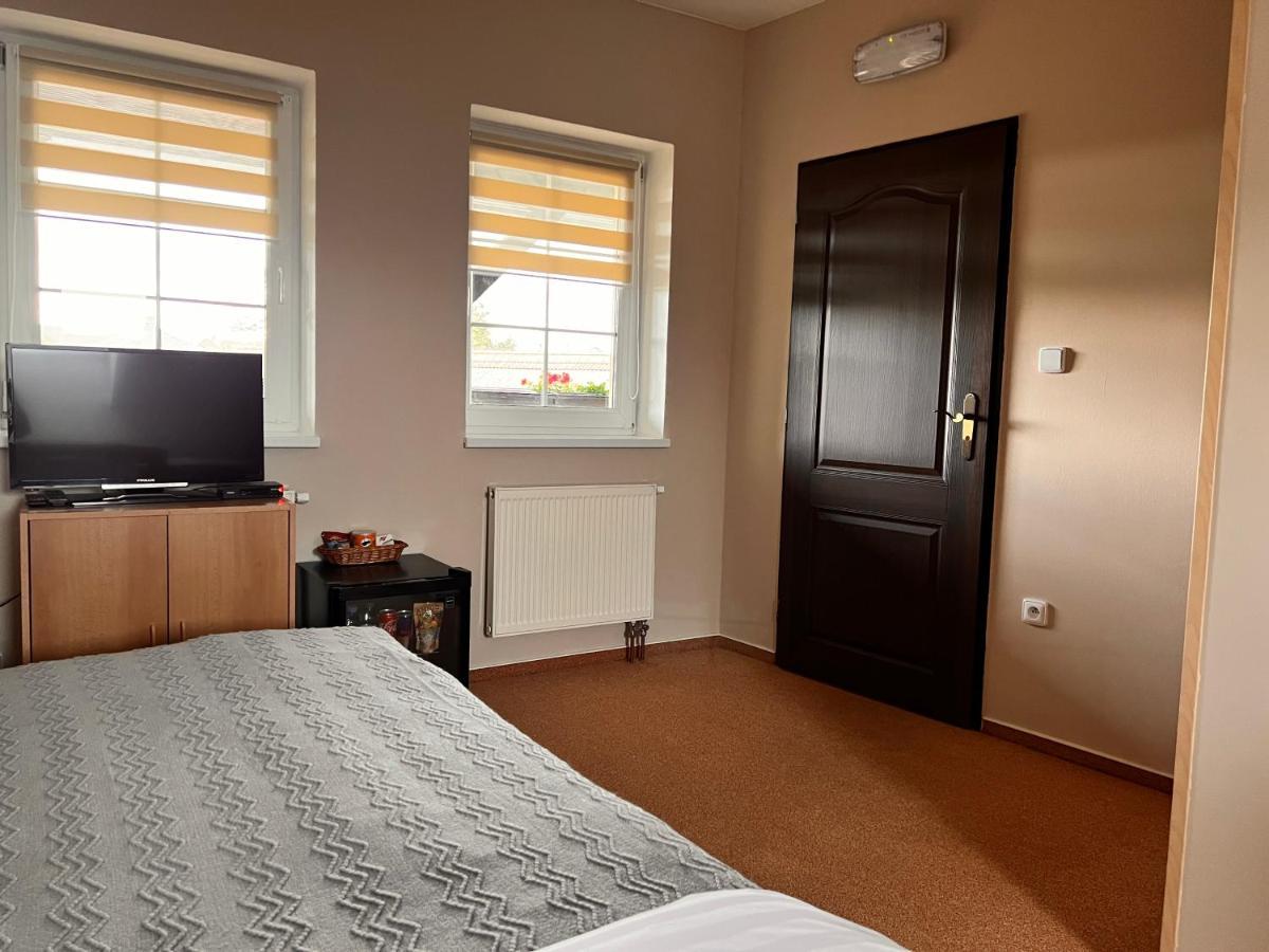 Hotel Marislav Cesnovice Dış mekan fotoğraf