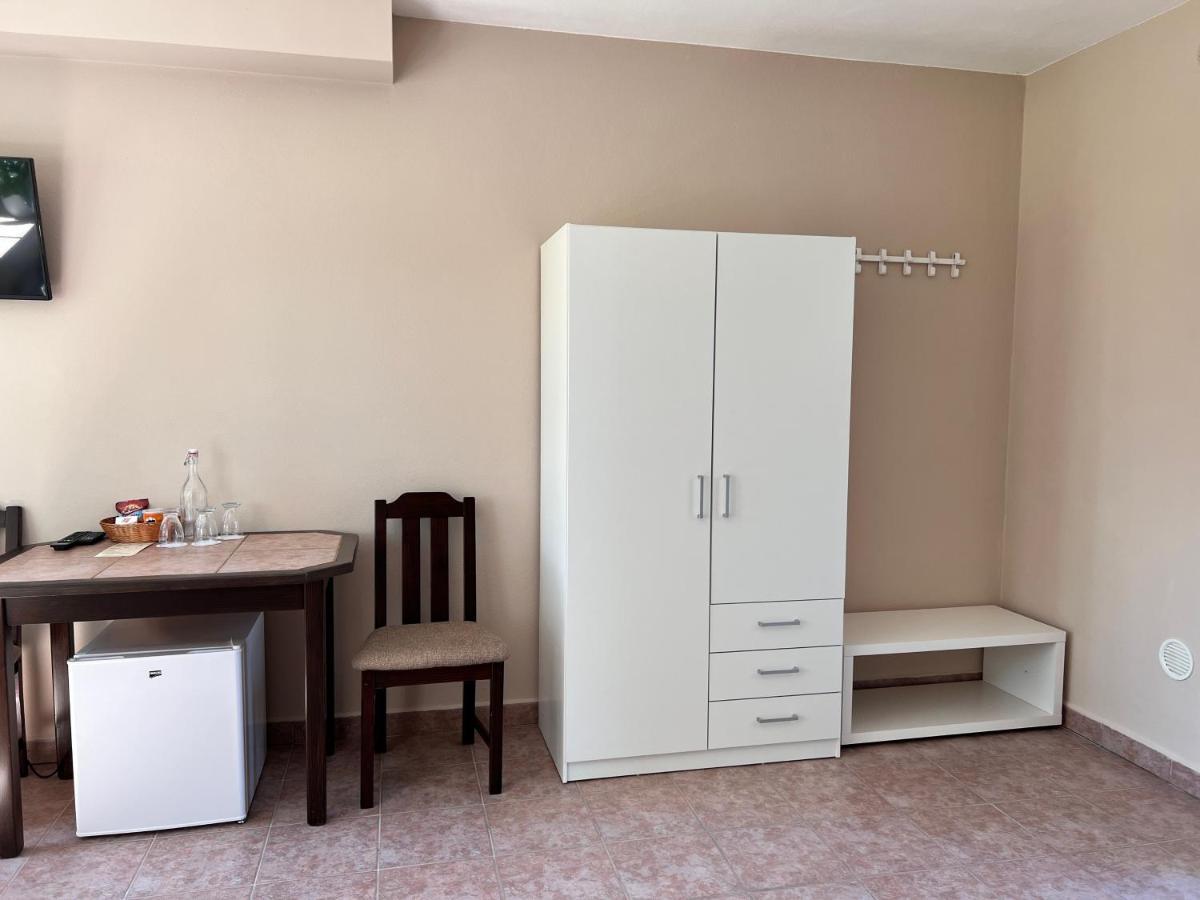 Hotel Marislav Cesnovice Dış mekan fotoğraf